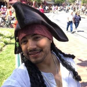 Meet your Posher, Jose